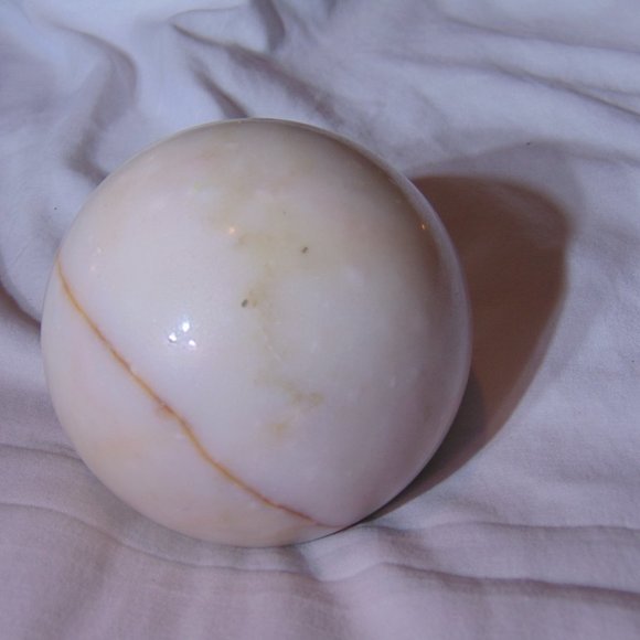4" Alabaster Sphere - Picture 7 of 8